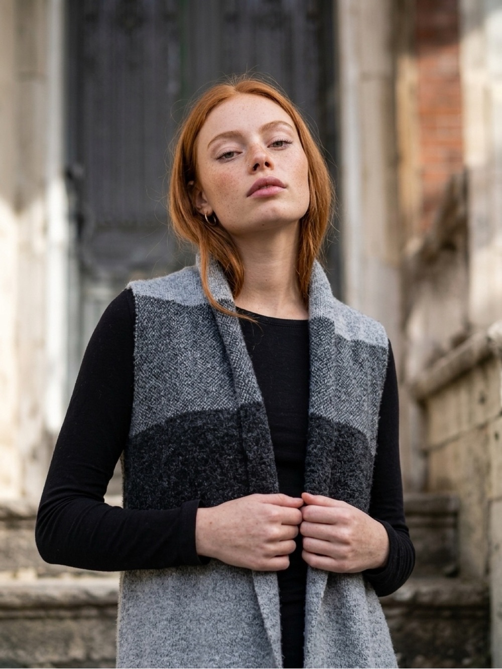 Open-Front Colorblock Sleeveless Sweater Vest in Gray